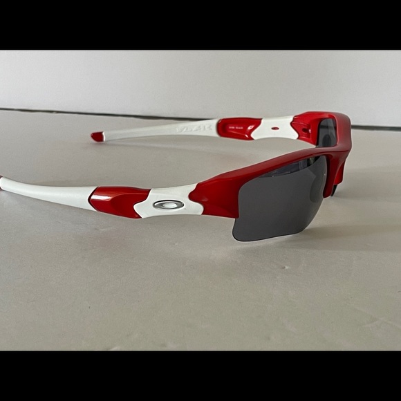 Oakley Sunglasses - Picture 13 of 13